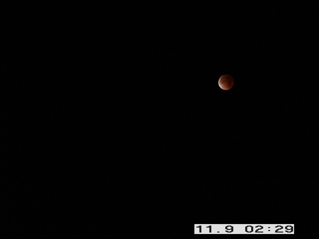 02.29 Uhr - Roter Mond im Normalobjektiv