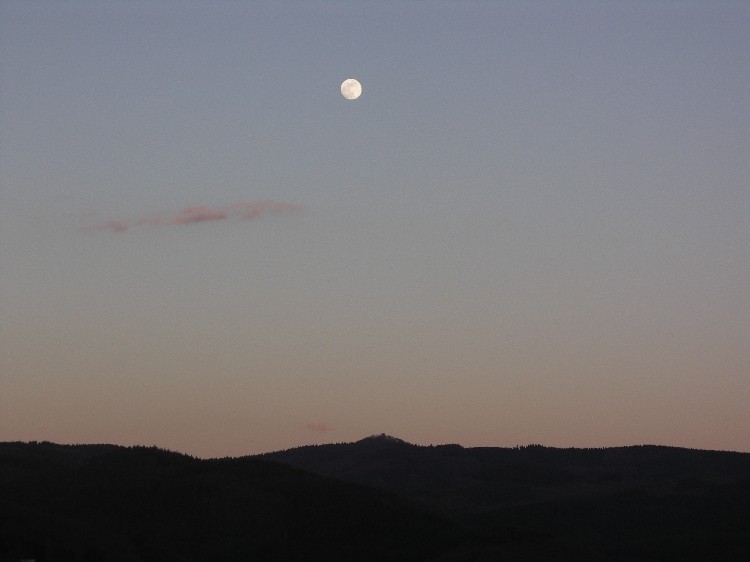 Abenddmmerung ber der Hohen Acht