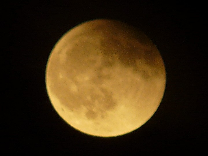 Ausgehende Halbschattenphase um 17:20 MEZ