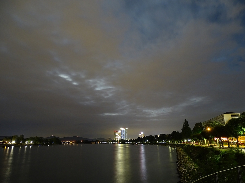 Blick Richtung Siebengebirge, 21:36 MESZ